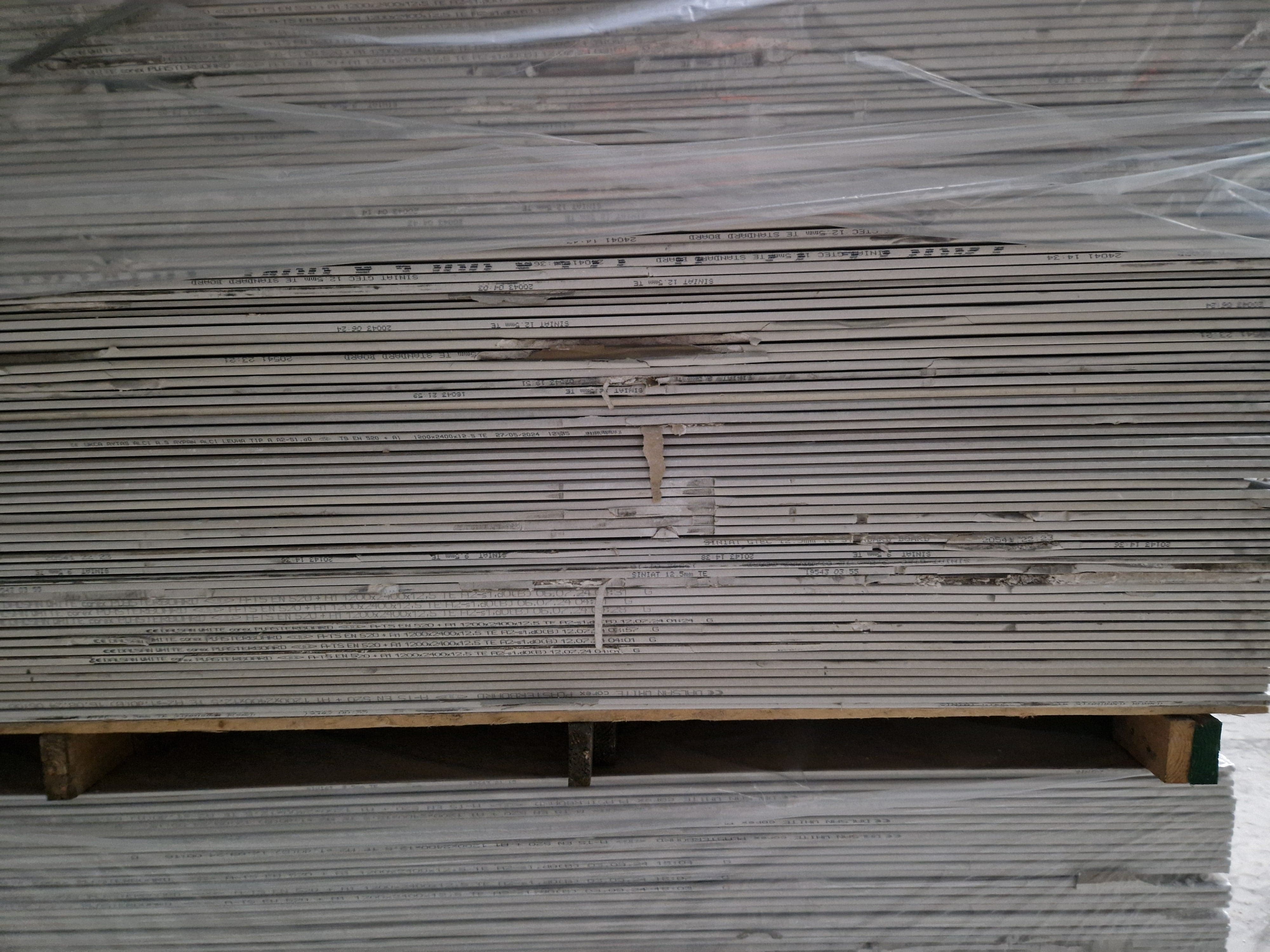 Insulation UK Drywall 12.5mm Tapered Edge Plasterboard | Seconds | 2400 x 1200mm BM010782 12.5mm Tapered Edge Plasterboard | Seconds | 2400 x 1200mm